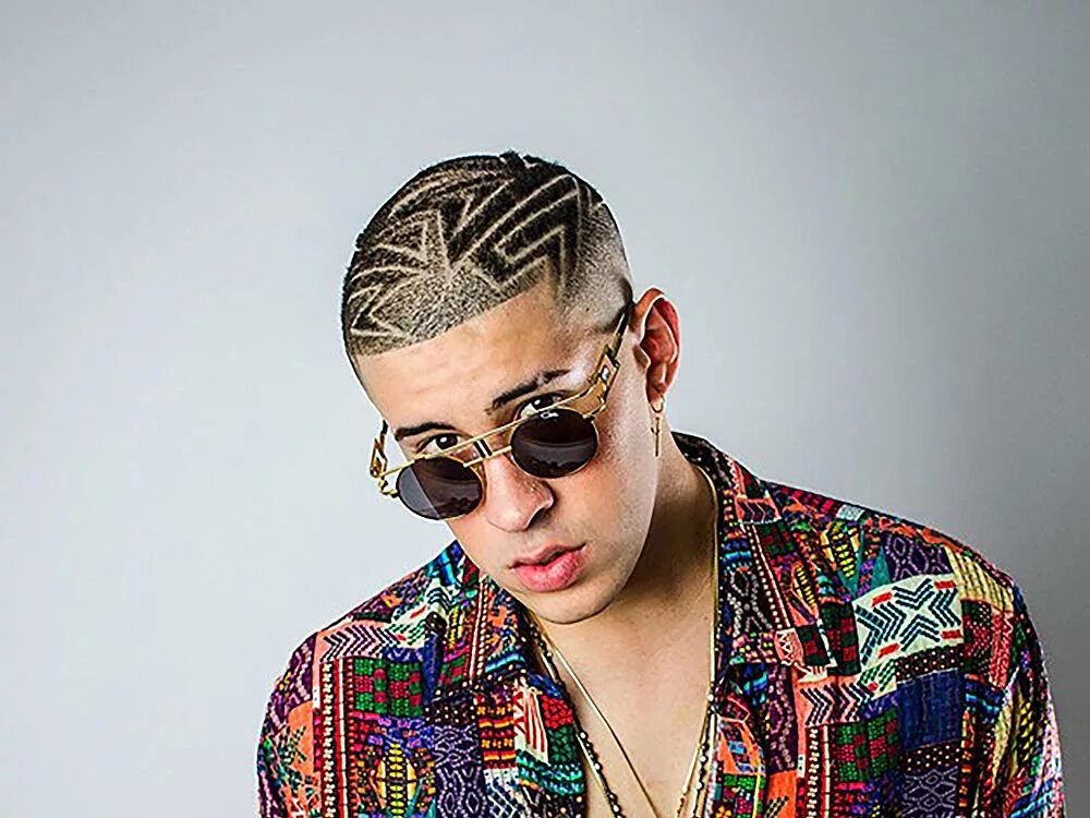 Ксани банни фото. Bad Bunny. Bad Bunny фото. Бэд Банни рэпер. Bad Bunny фотосессия.