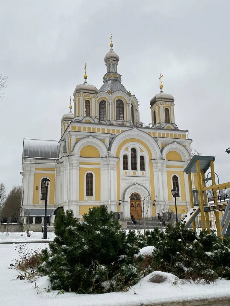 Ирбит троицкое архиерейское подворье. Архиерейское подворье самара. Свято архиерейское подворье. Свято архиерейское подворье. Ирбит храм святой троицы архиерейское подворье.
