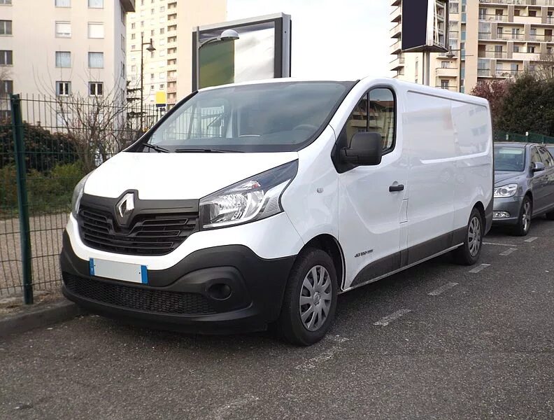 Renault trafic 2014. Renault trafic combi. Reno t. Renault trafic грузовой. Фургон renault trafic 2014.