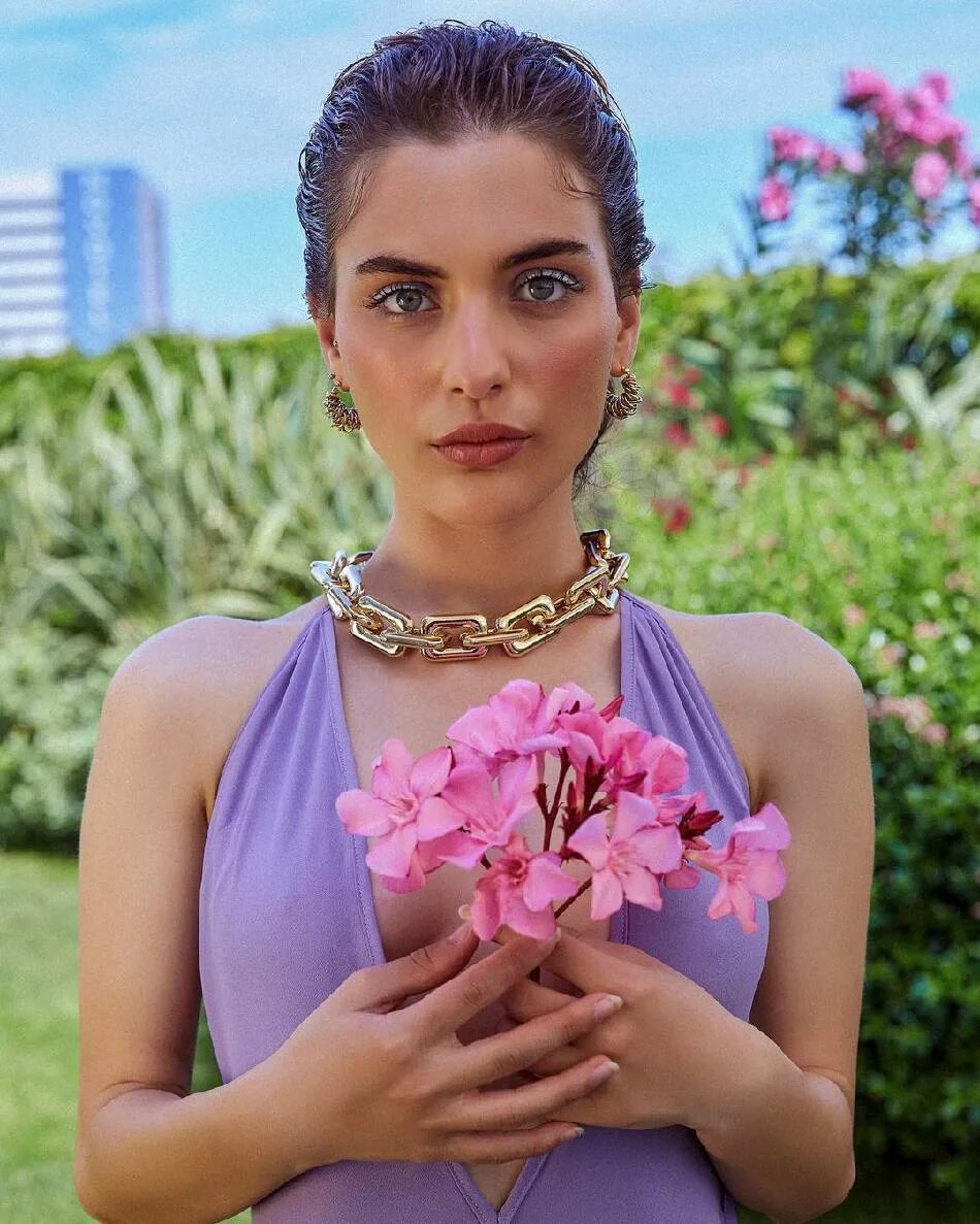 Чагла шимшек турецкая актриса. Маленькая невеста зехра. Маленькая невеста зехра. Чагла шимшек. Чаглар шимшек.