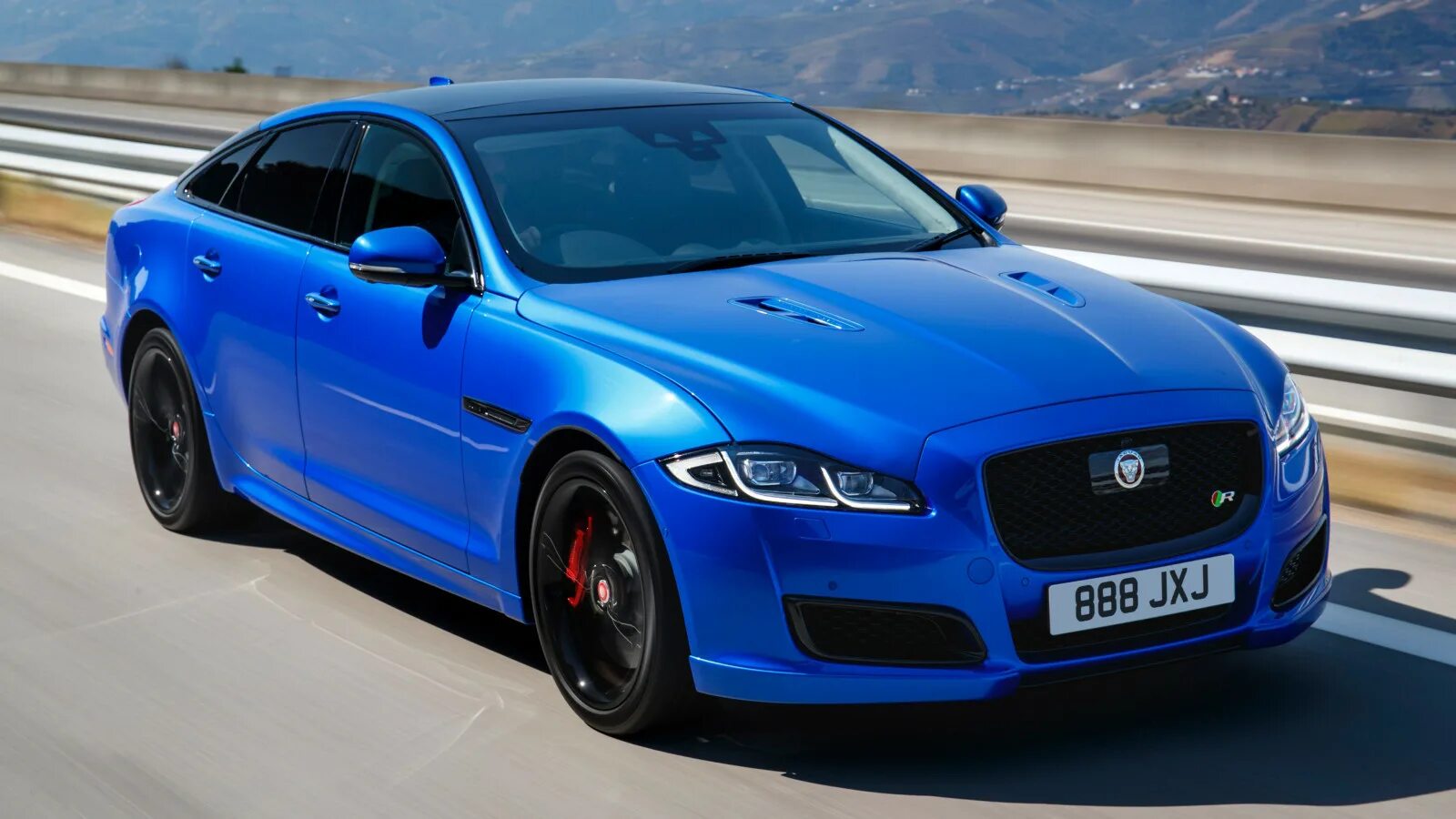 This blue car is. Jaguar xkr синий. Royal blue авто. Ягуар машина 5,5. Jaguar xj голубой.