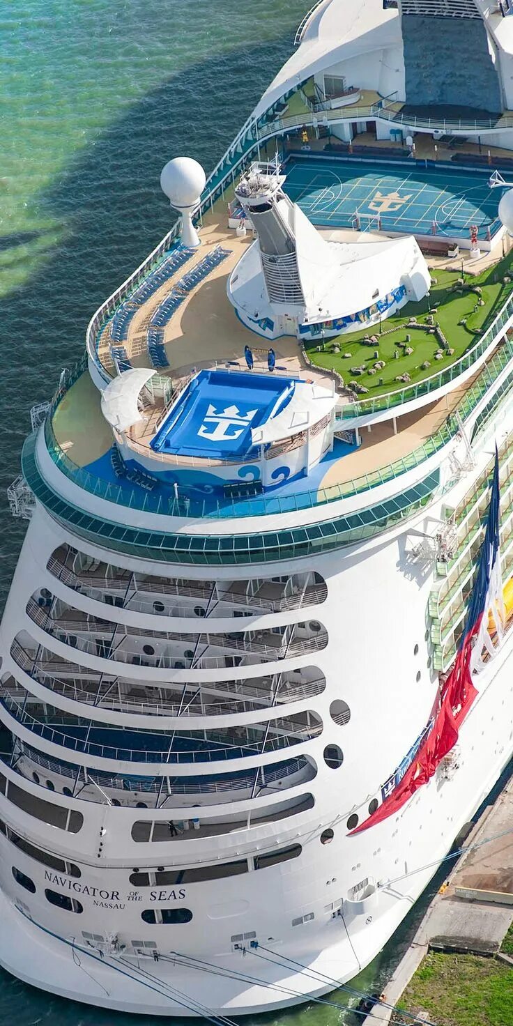The better seas. Круиз royal caribbean. liberty of the seas лайнер. роял карибиан лайнер. navigator of the seas royal caribbean.