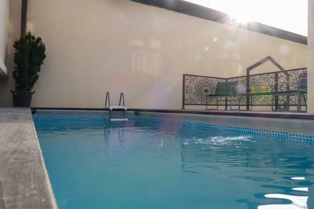 Garuda boutique hotel сухум. Гаруда отель Абхазия Сухум. Гаруда бутик отель Абхазия. Garuda Hotel 4 Абхазия. Г. Сухум, отель Гаруда Абхазия.