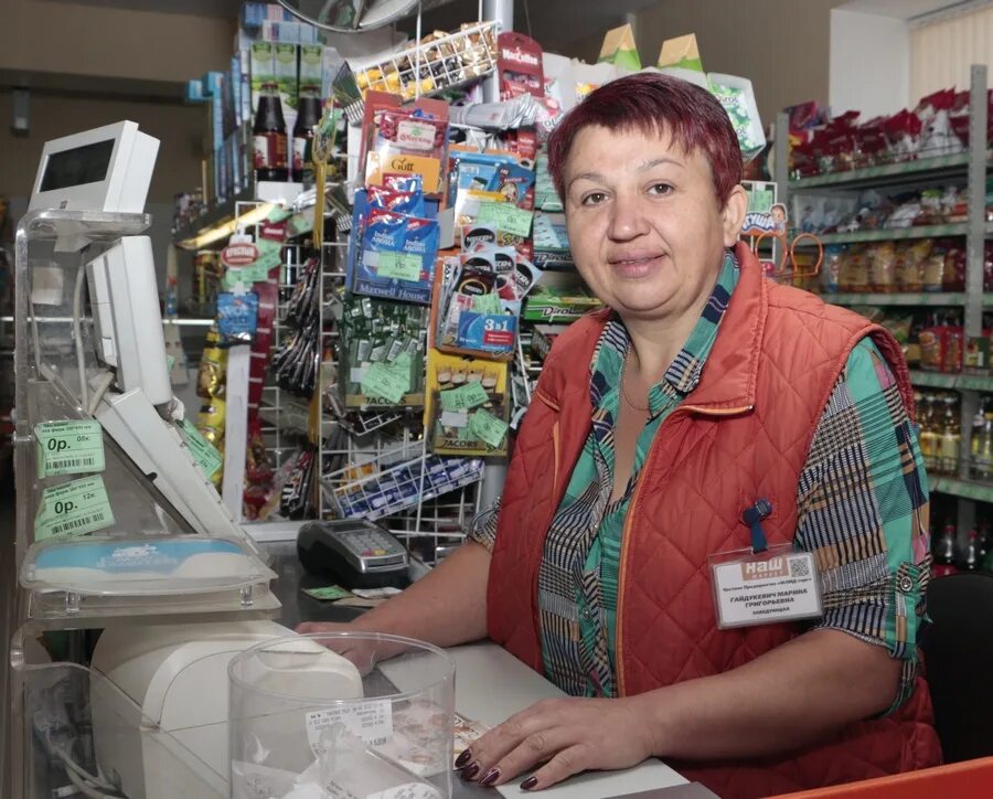 фото заведующий магазина. заведующая в минск. заведующий магазином. завхоз фото. заведующий магазином.