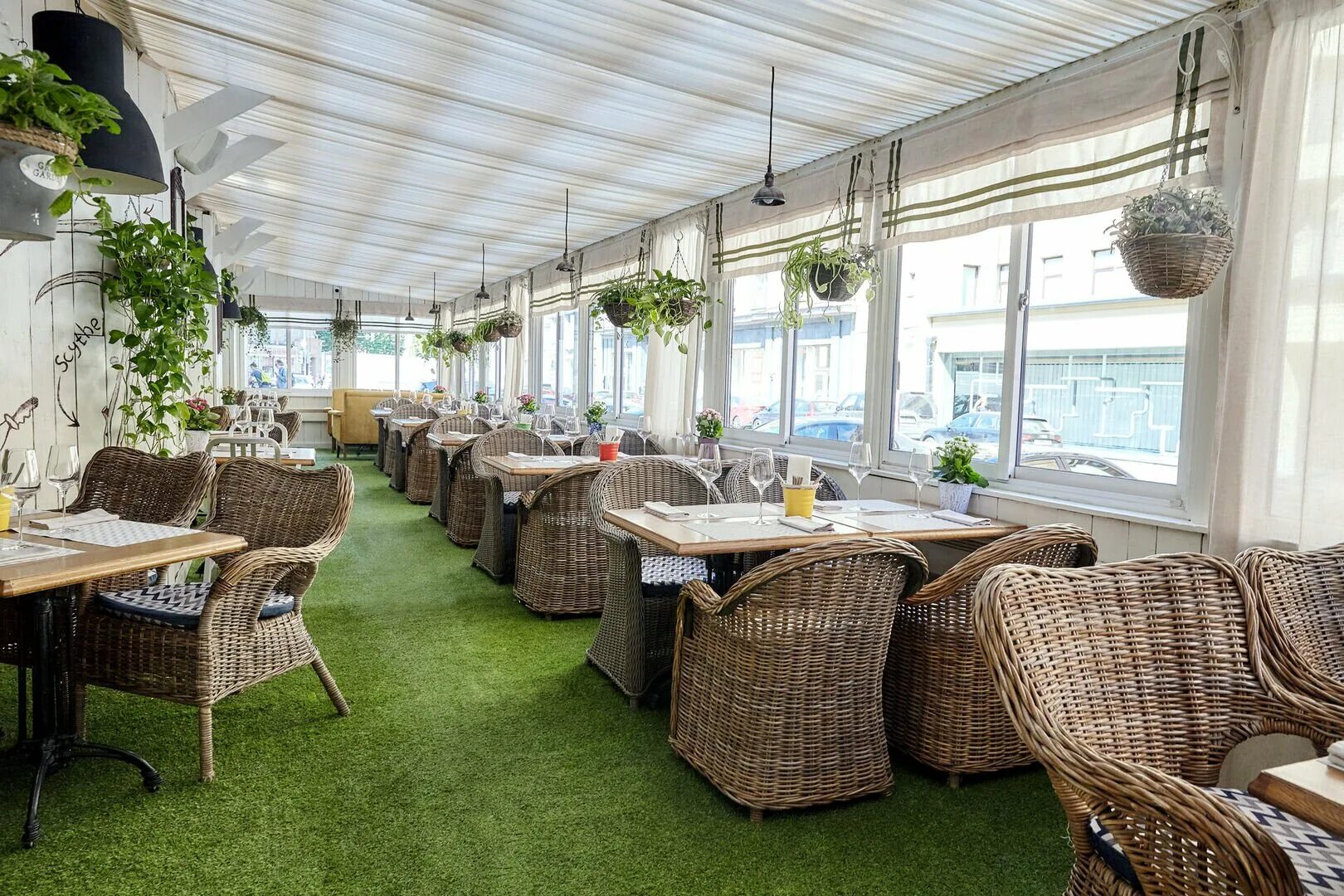 Народная 7 москва ресторан. Веранда by ginza project. Гинза terrassa. Ресторан веранда на блюхера. Ресторан гинза в спб на аптекарском.