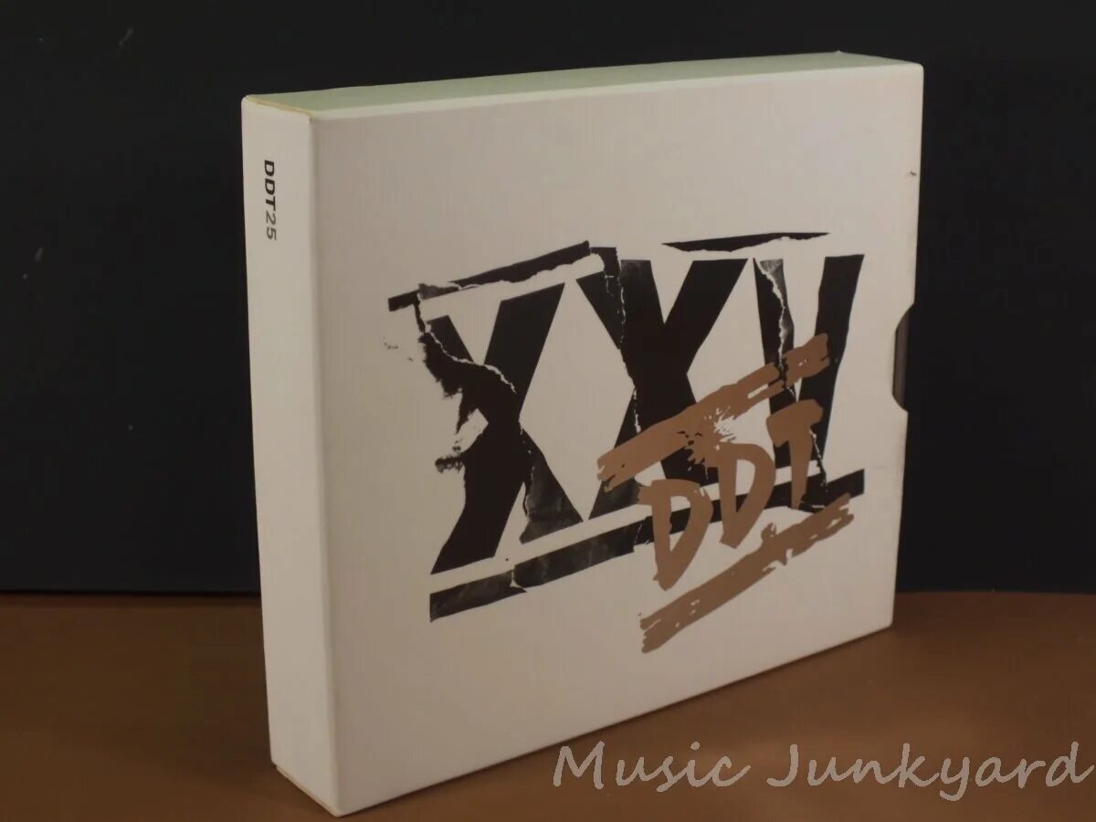 Ддт 1988. Значок группы ддт. Группа ддт обложка. Ддт ночь. Ддт домой.