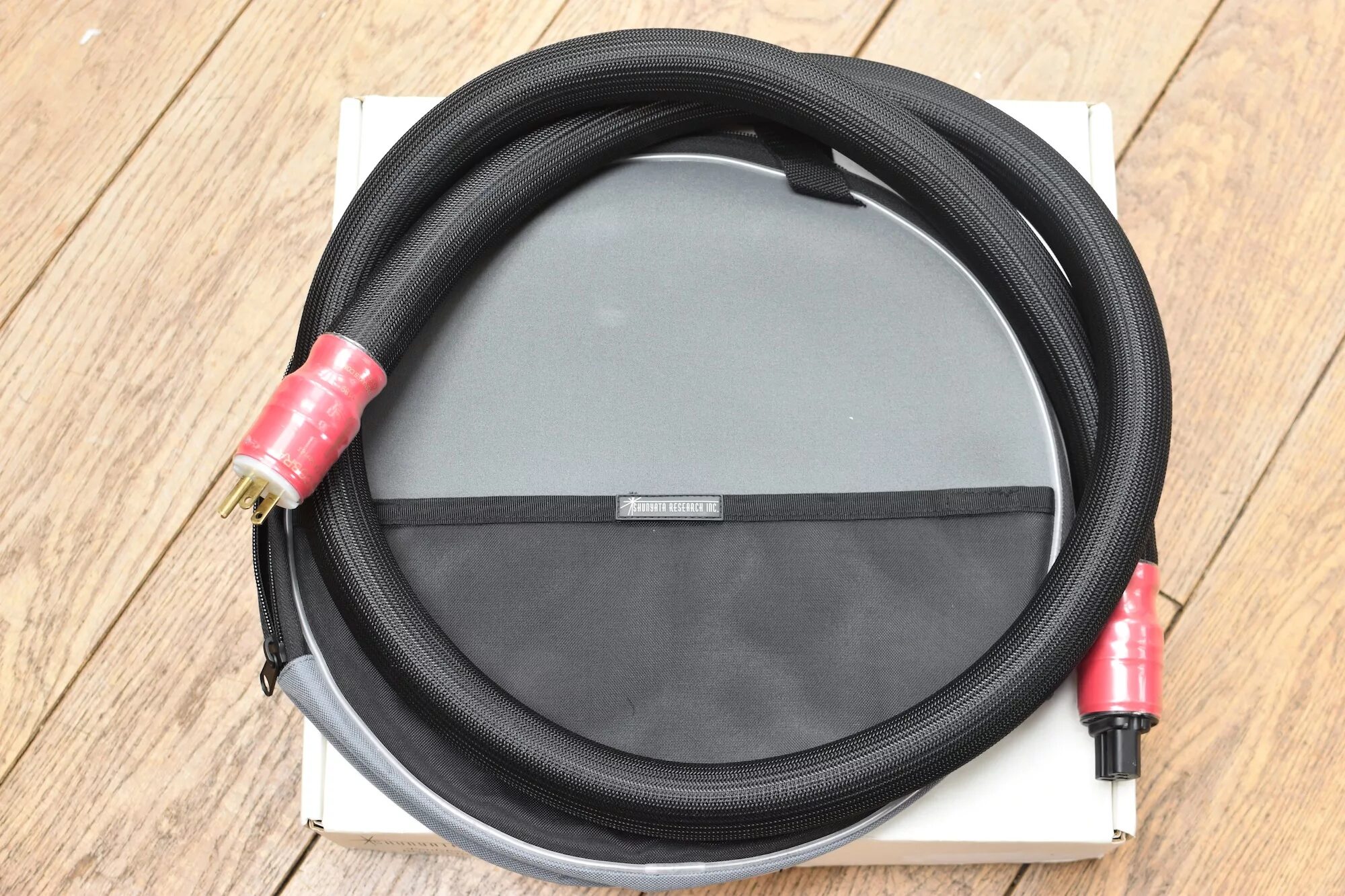 Защита для розеток pentrilo jack. Bakoon ss. Aa/amps купить. Al8807amp 13. Shunyata research everest.