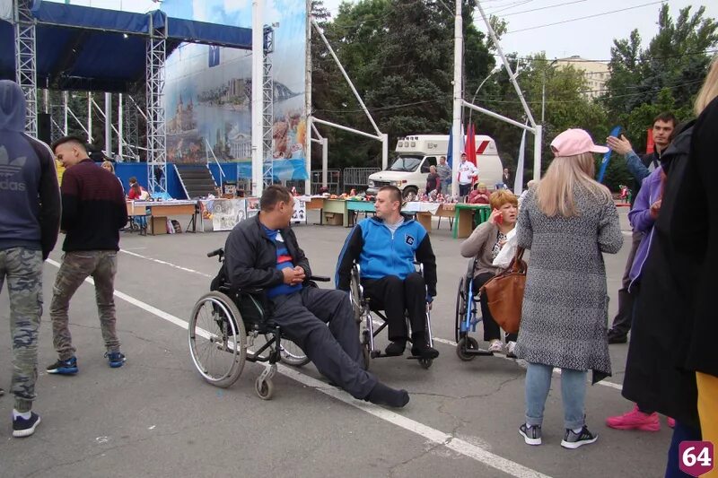 Группа инвалидов саратова. Дом инвалидов под Саратовом. ВОИ Саратов Низовцев фестивали. Какие есть дома инвалидов в Саратове. Газель инвалидская Саратов.
