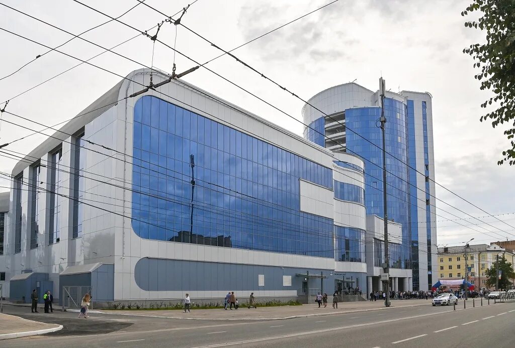 Спортивный дворец центральный калуга. Ледовый дворец центральный калуга. М. Дворец спорта калуга. Дворец спорта калуга каток.