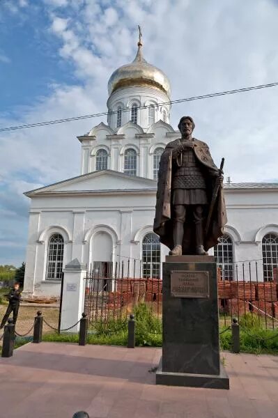 Памятник александру невскому в москве. Памятник александру невскому во владимире зимой. Памятник александру невскому в александрове. Памятник александру невскому в александрове на соборной площади. Памятник александру невскому в александрове.