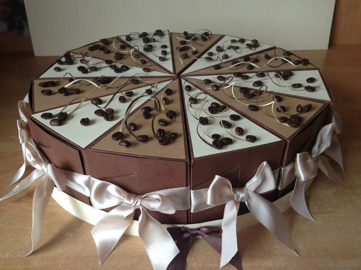 Бумажный торт. Бумажный торт. Подарочный торт из картона. Украшения для картонного торта. Тортик из бумаги.