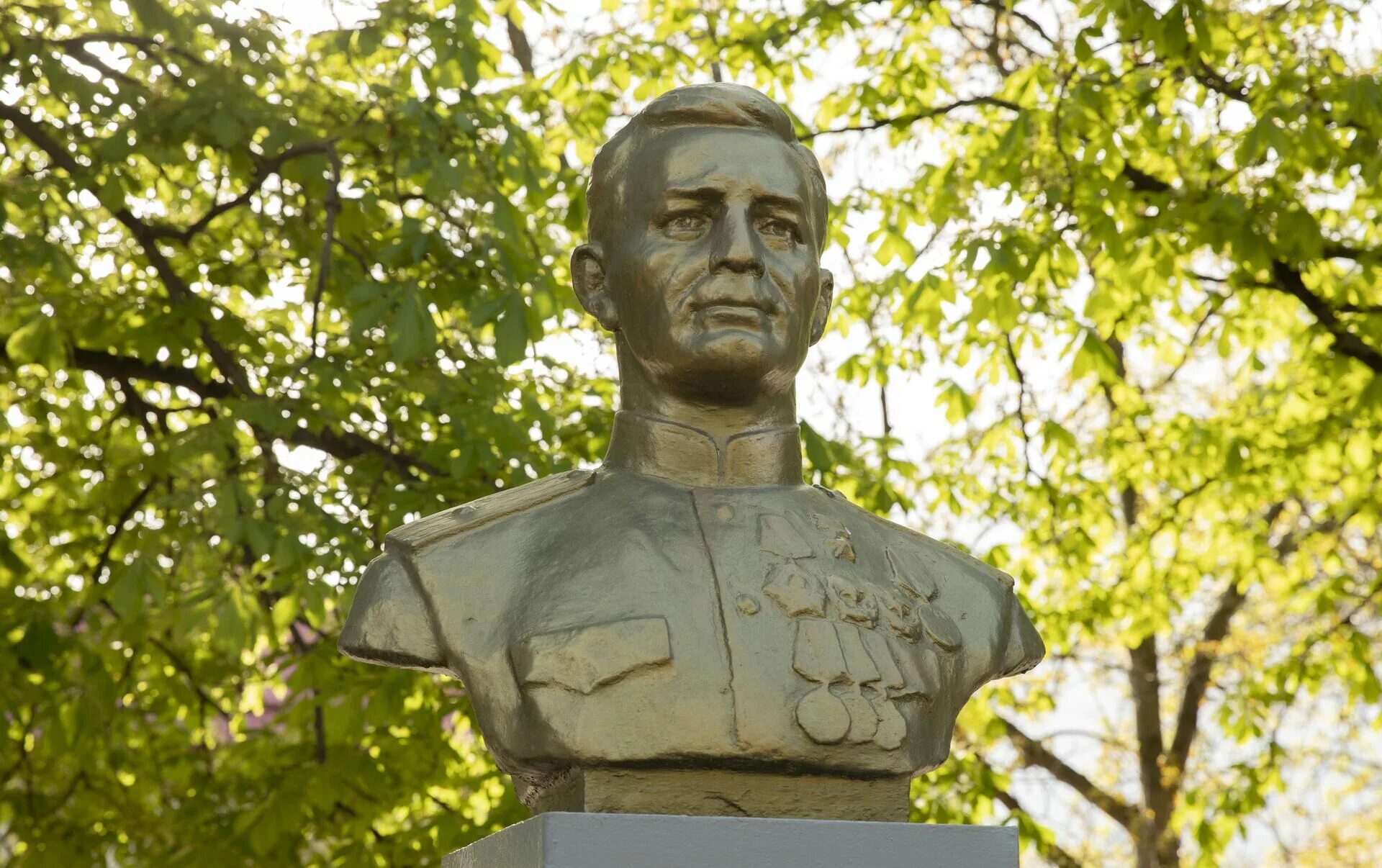 Герой советского союза 5 букв. Кочиев константин георгиевич. герой советского союза константин кочиев. остаев алексей егорович герой советского союза. кочиев константин георгиевич (1913-1946).