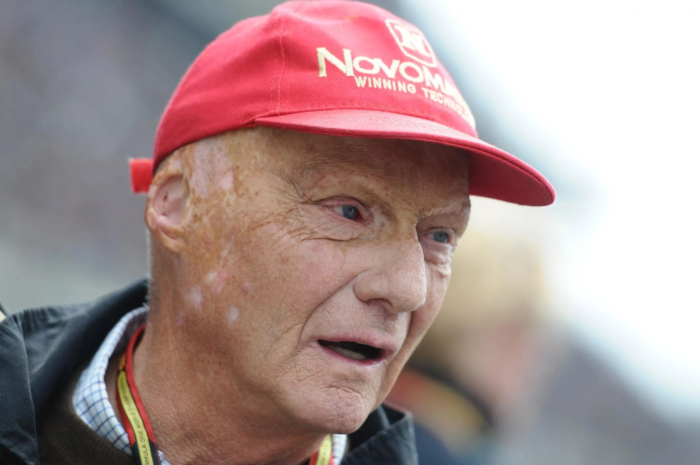 Даниэль брюль ники лауда. Гонщик формулы 1 ники лауда. Ники лауда 2022. Ник лауда фото. Ник лауда фото.