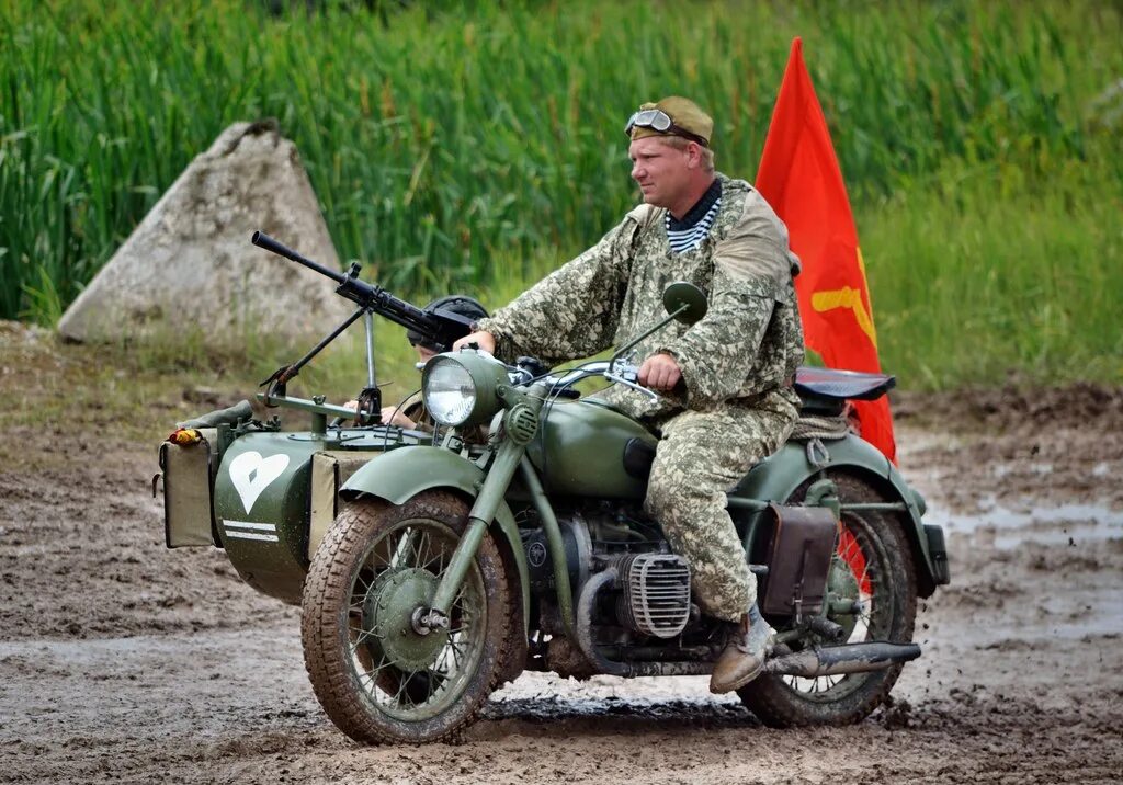 Мотоцикл Урал военный. Мотоцикл Урал с пулеметом. Современные военные мотоциклы. Военный мотоцикл Урал с пулеметом.