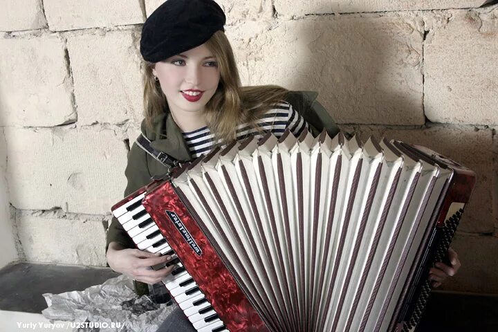 гармошка королева
