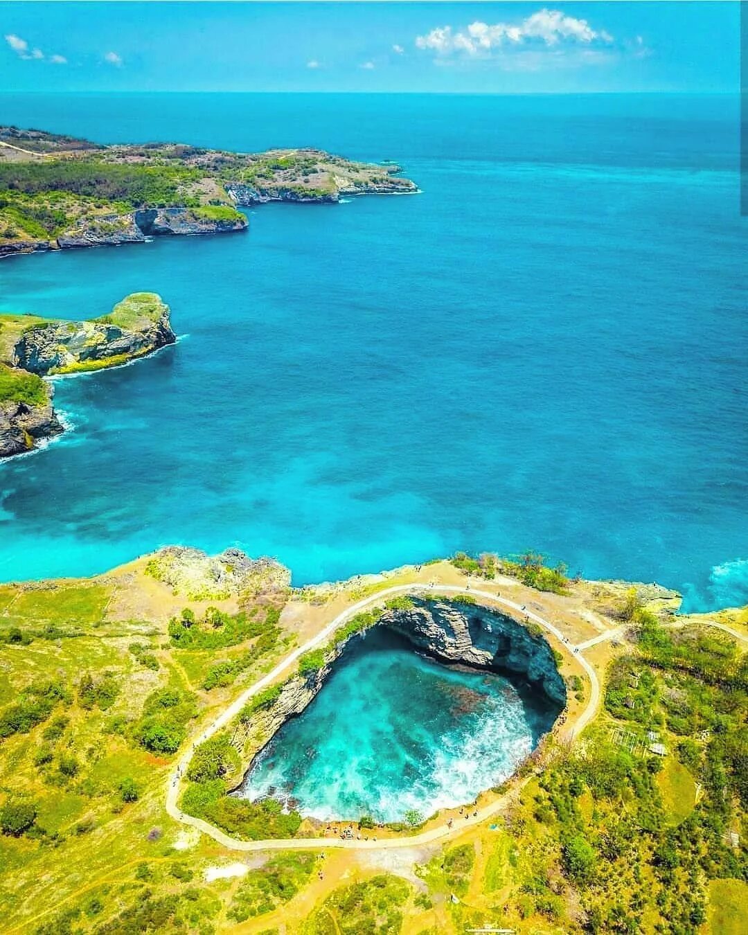 Остров Nusa Penida. Nusa Penida Бали. Broken Beach Нуса Пенида. Nusa Penida пляж.