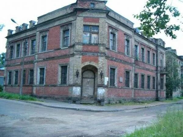 Ломоносова. Краеведческий музей ломоносов здание. Краеведческий музей г. Ломоносова, ломоносов. Краеведческий музей ломоносов здание.