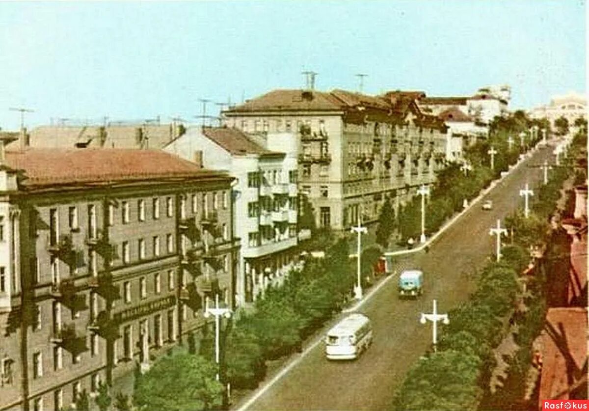 Проспект ильича мариуполь. Старый мариуполь. Как назывался мариуполь в советское время. Мариуполь 1943 года. Как назывался мариуполь в советское время.