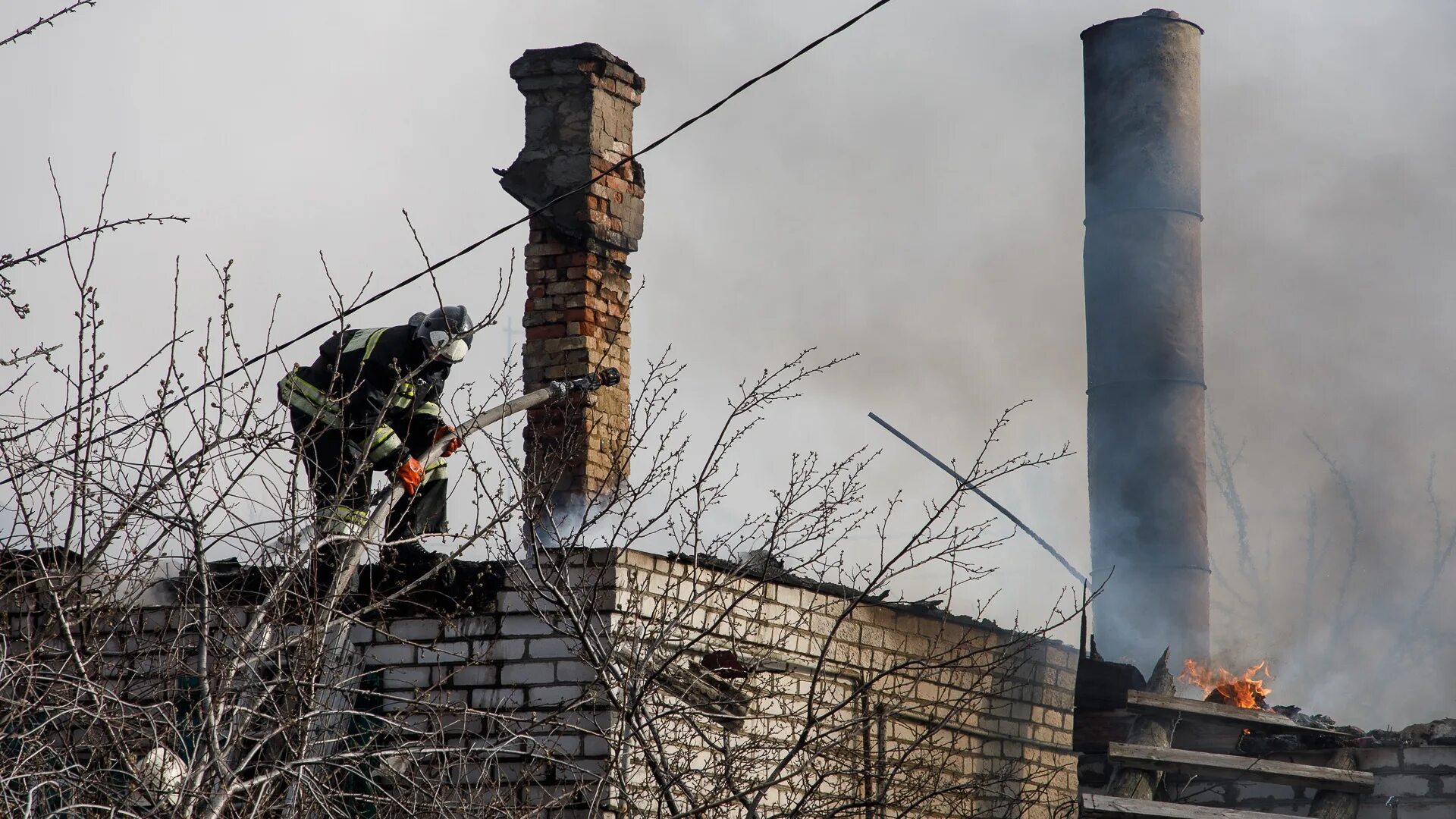 Дом новости 17.03 2024. Пожар в Волгограде. Пожар в Красноармейском районе. Пожар в Волгограде 2022. Пожар в Волгограде вчера.