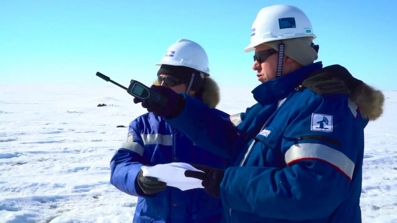 Сев работа. Вахта заполярье газпром трансгаз. нефтяники на севере. работники севера. вахта север.