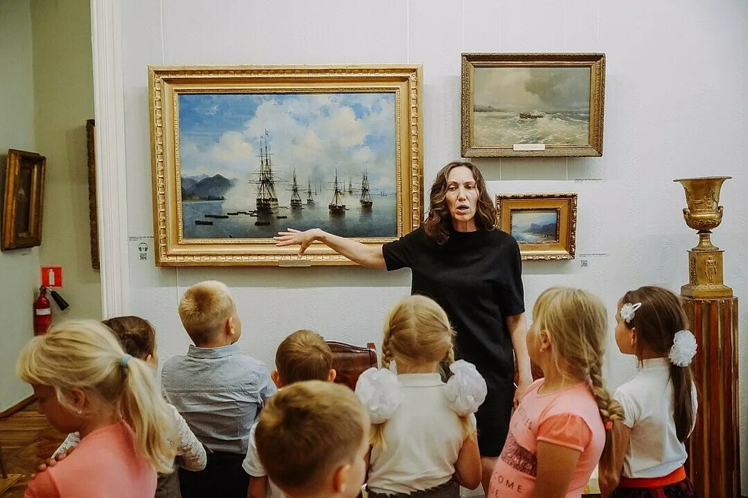 Как проводить экскурсии для детей. Дети на экскурсии в музее. художественный музей дети. экскурсия дети музей художественный. поход в музей с детьми.