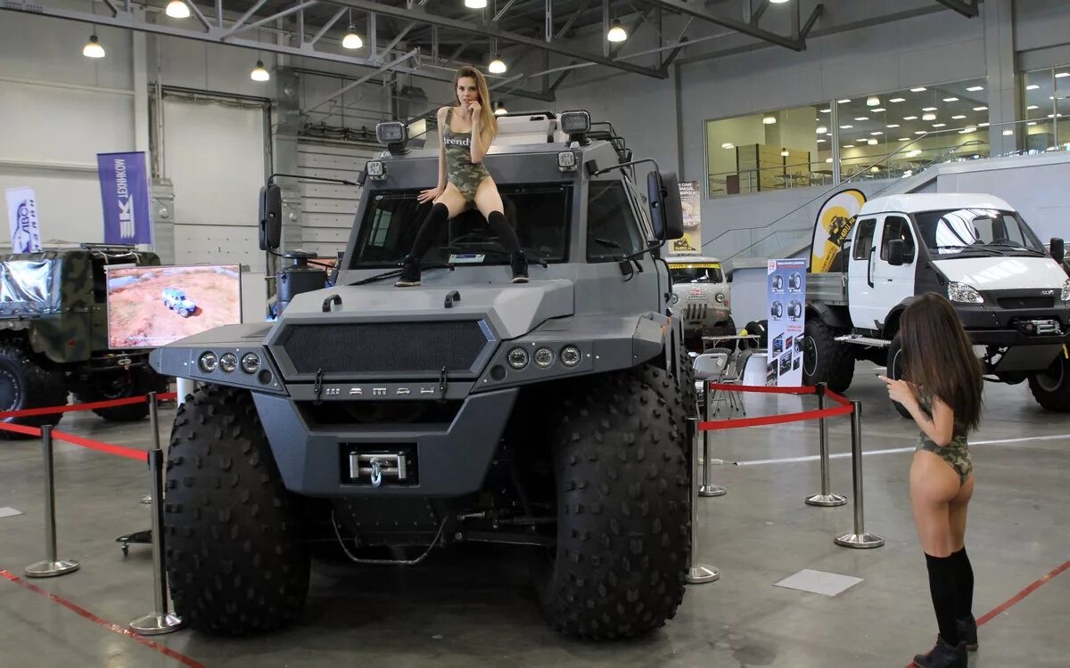 Выставка 2017. Уаз hunter moscow off-road show. новый уаз выставка. уаз последняя модель на выставке. уаз на выставке в москве.