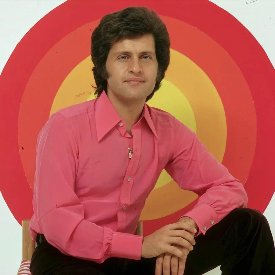 Joe dassin joe dassin 1975. Джо дассен. joe dassin джо дассен. джо дассен фото. французский певец джо дассен.