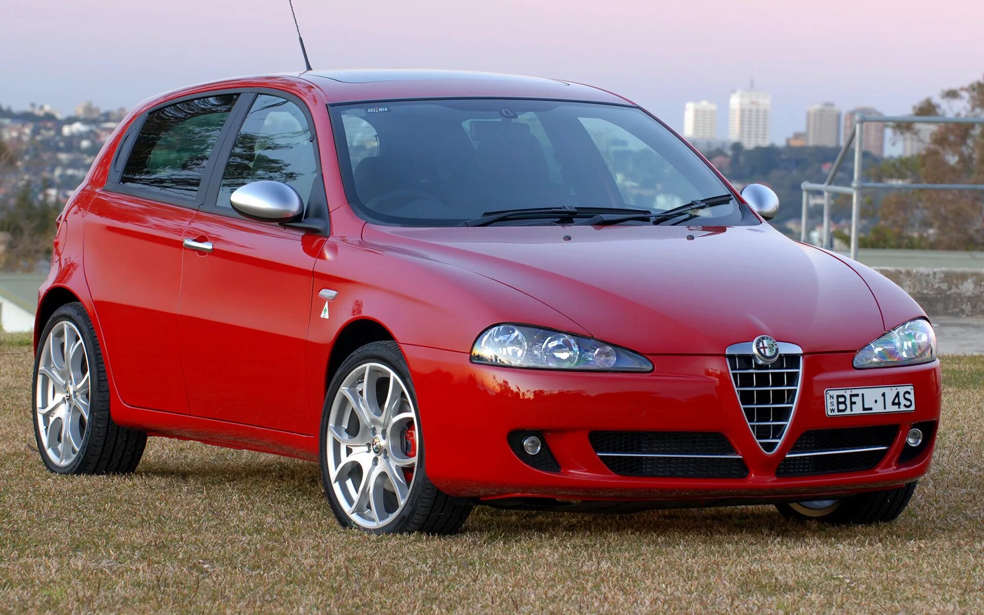 Альфа ромео 5. Alfa Romeo 147. Альфа Ромео 147. Alfa Romeo 147 2000. Alfa Romeo 147 01.