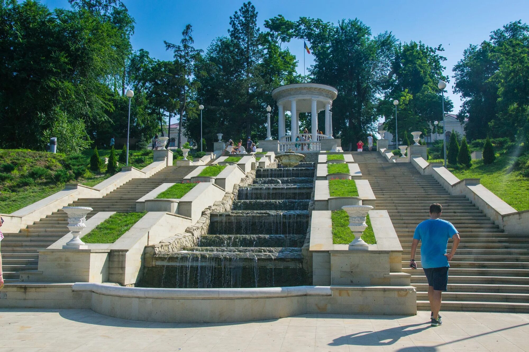 Центр кишинев сверху. Молдавия столица кишинев. Г р кишинев. Молдова кишинев достопримечательности. Город в молдове чисинау.