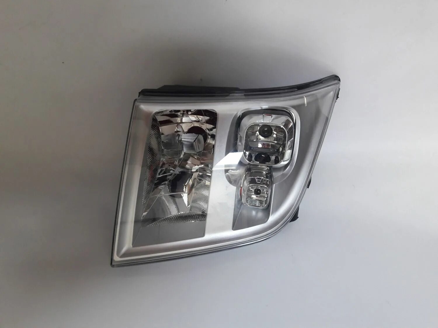 Ford transit 98 год правая фара короткая база. Фара форд торнео коннект 2008. Фара фотон 1069 левая. Фары на форд коннект. 9l1413006a.
