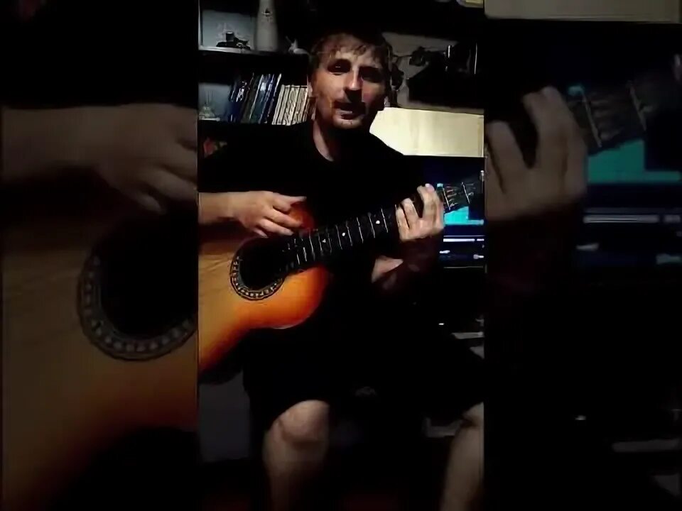 Выливают вино из бутылки. Гуляйте пацаны пока вино льется. Вино льется в сердце рисунок. Красное вино без фона. Загуляли пацаны сосо и арсена.