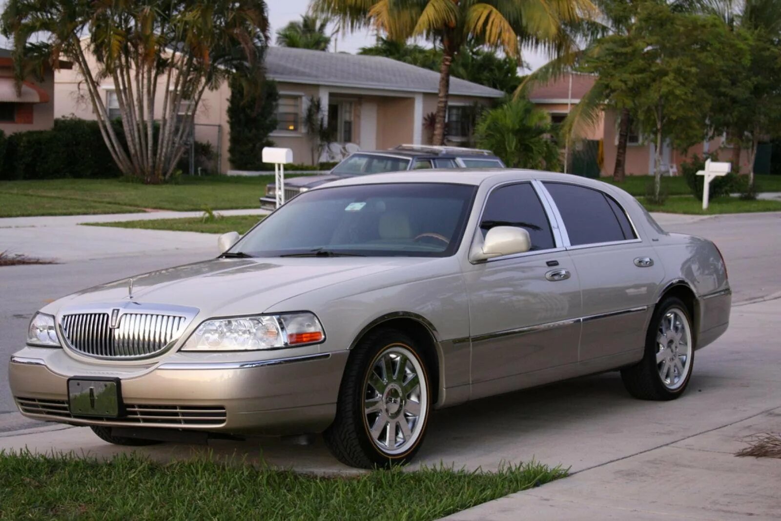 Линкольн Таун кар. Lincoln Town car 3. Lincoln Town car 2004. Lincoln Town car 2008.