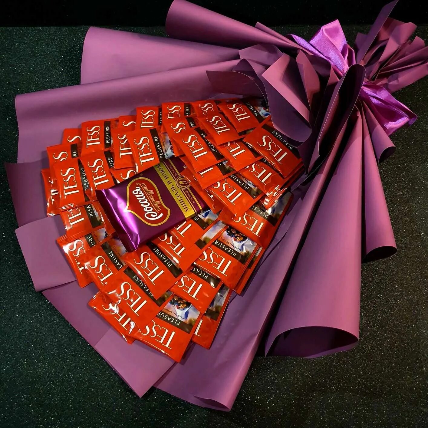 Подарок коллеге мужчине. Подарок оригинальный недорого на юбилей женщине. Идеи подарков для женщин. Подарок девушке на день рождения. Подарочная корзина.