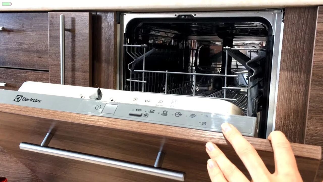 Как включить машину электролюкс. ПММ Electrolux esl94200lo. Electrolux ESL 94200 lo. Посудомоечная машина Электролюкс 45. Electrolux посудомоечная машина 45 встраиваемая.