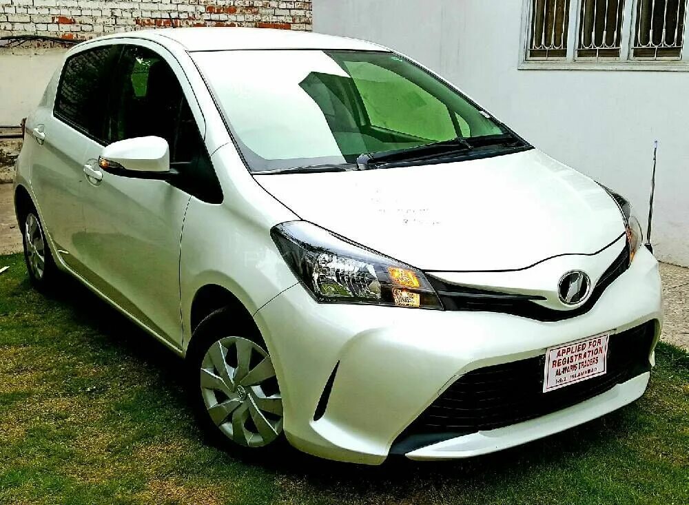 Fe vitz. Toyota vitz 2016. тойота витц новая. тойота витц 2016. тойота витц 2025.