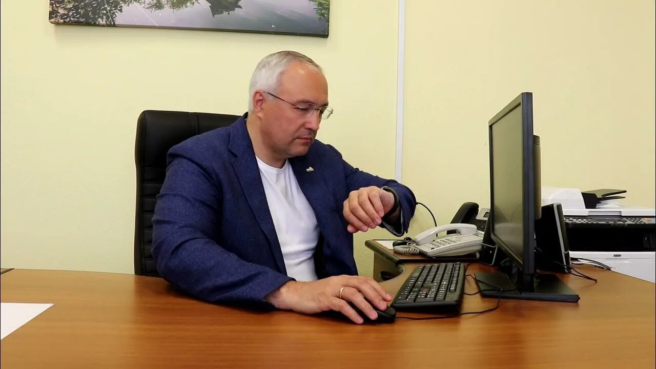 Директор 2103. Лапков директор школы 2103. школа 2103 ясенево. школа 2103 директор.