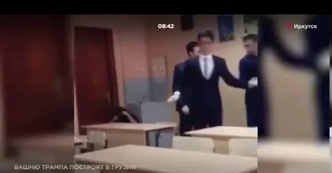 Привел одноклассницу домой