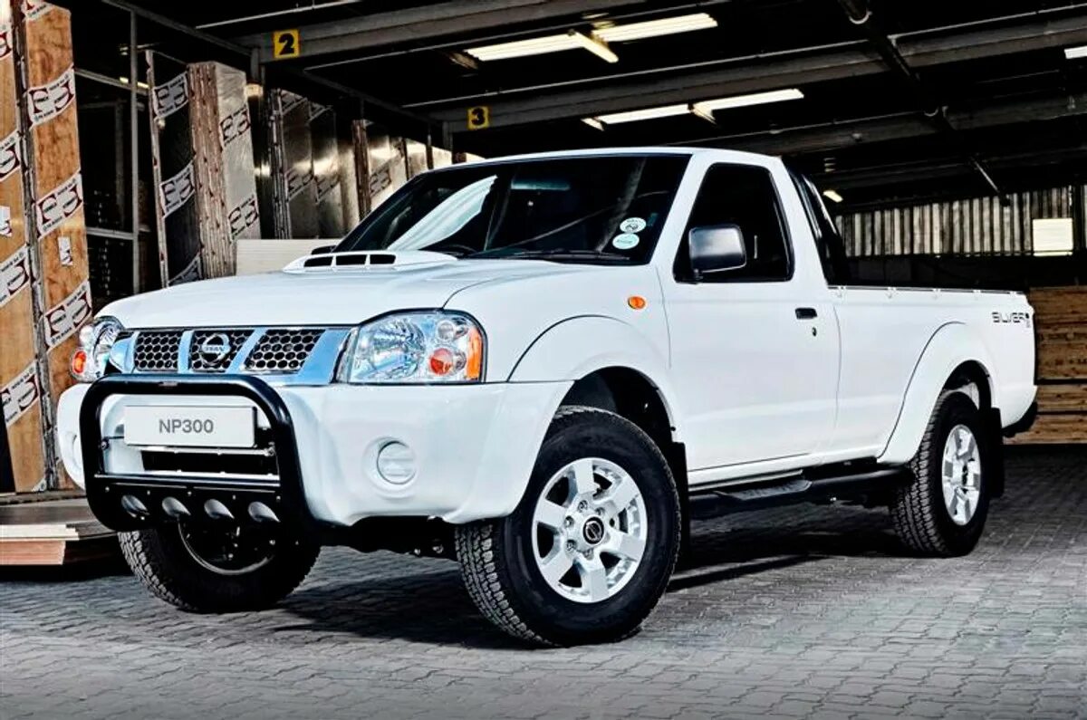 Ниссан 300 пикап. Nissan np300. Ниссан НП 300. Ниссан Pickup np300. Nissan np300 pick-up 2013.