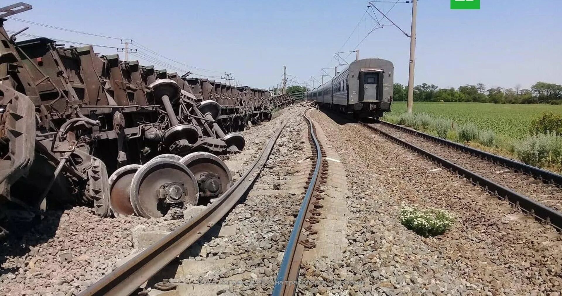 сход вагонов 20,06 2022. подрыв жд путей в брянской области. новки 1 крушение поезда. станция малиновка кемеровская область. крушение пассажирского поезда.