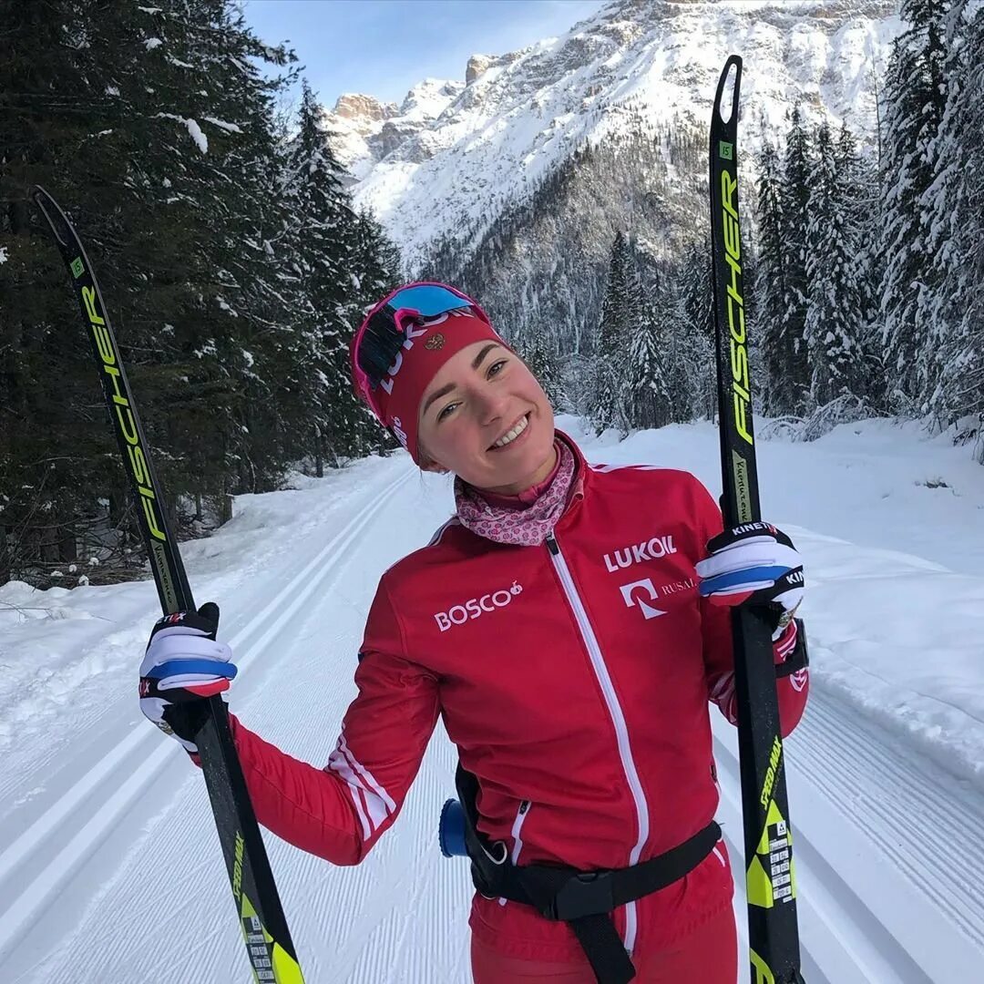 Спортсмен месяца. Яна Кирпиченко лыжи. Кирпиченко Яна лыжные гонки фото. Счастливый лыжник. Лыжи Инстаграм.