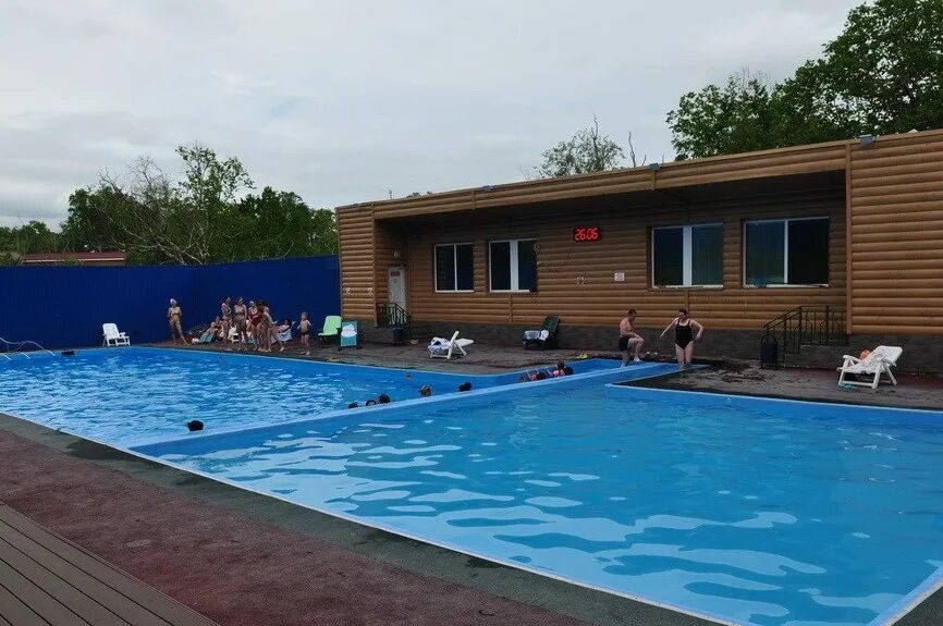 База Отдыха "Кречет" Swimming Pool in Паратунка