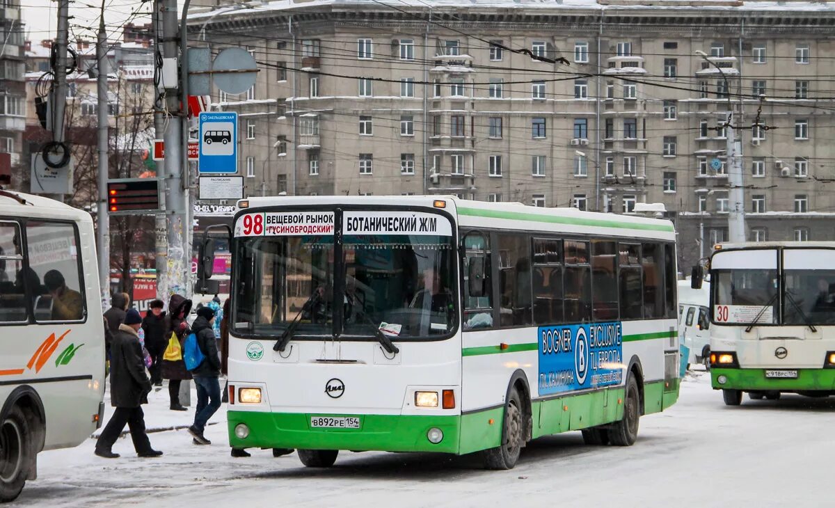 Новосибирск автобус ру. 98 Автобус Новосибирск. ЛИАЗ 5256 Новосибирск 154. ЛИАЗ 5256 Новосибирск. 28 Автобус Новосибирск.