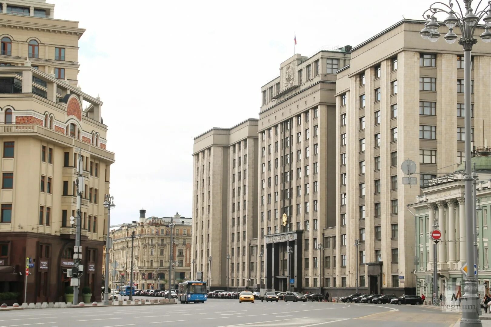 Гд москва. Здание государственной думы в москве. Гд москва. Госдума фасад. Гд москва.