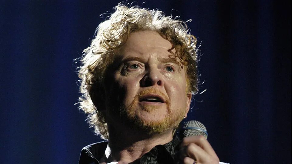 Red wiki. Группа симпли ред. simply red солист. mick hucknall simply red.