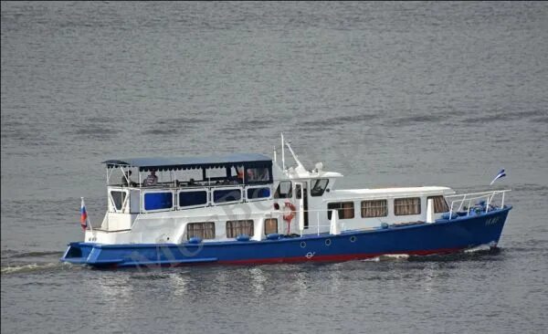 речные малые теплоходы. прогулочный теплоход «мир». т х мир. речные суда. теплоход в море.