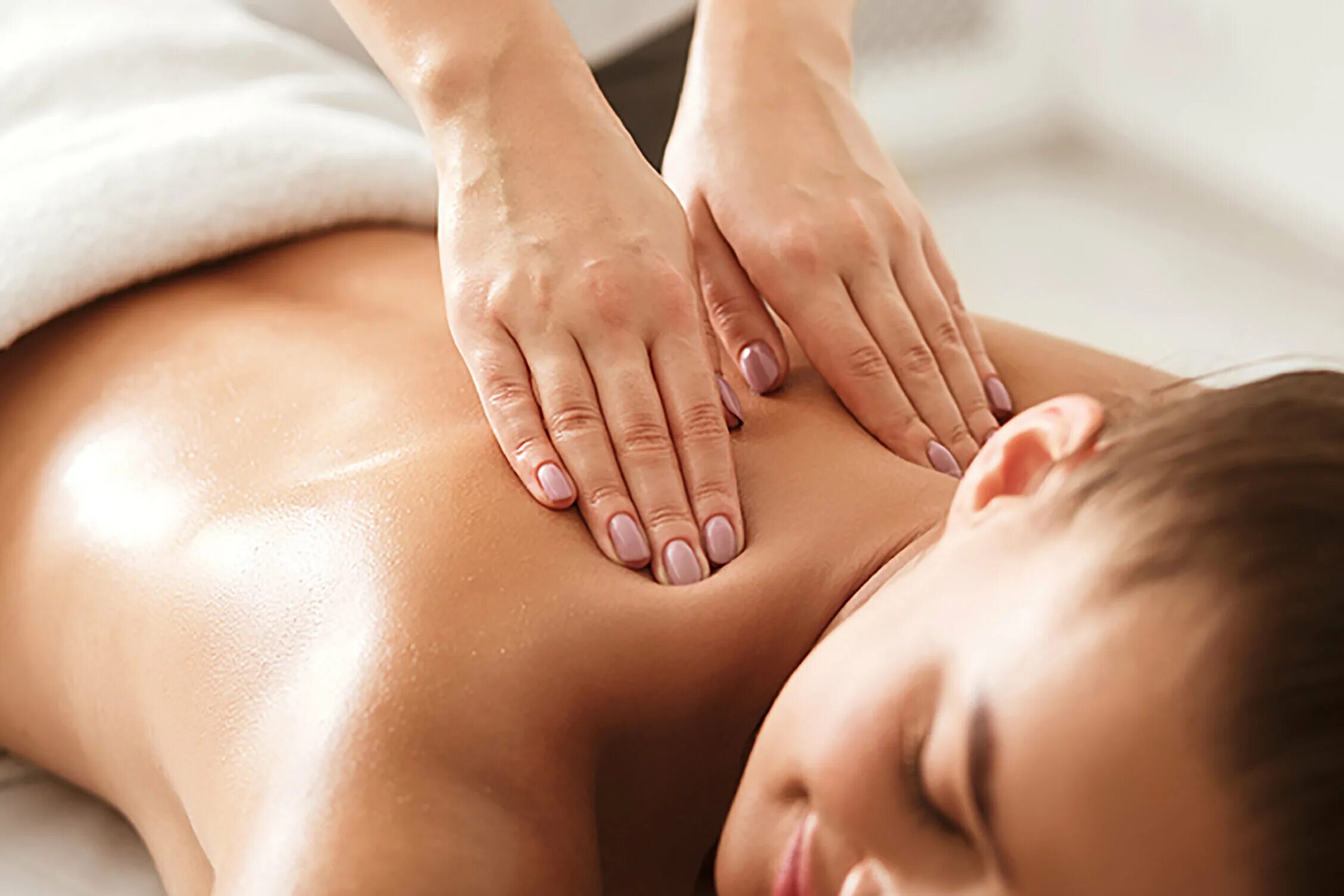 Массаж картинки. Массаж спины. Комбинированный массаж тела. Ручной массаж. Intimate massage