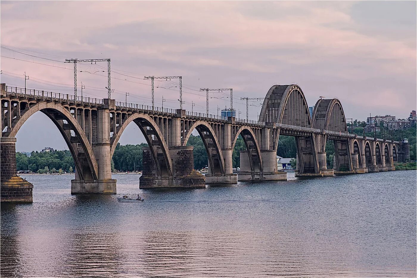 Сколько мостов через днепр