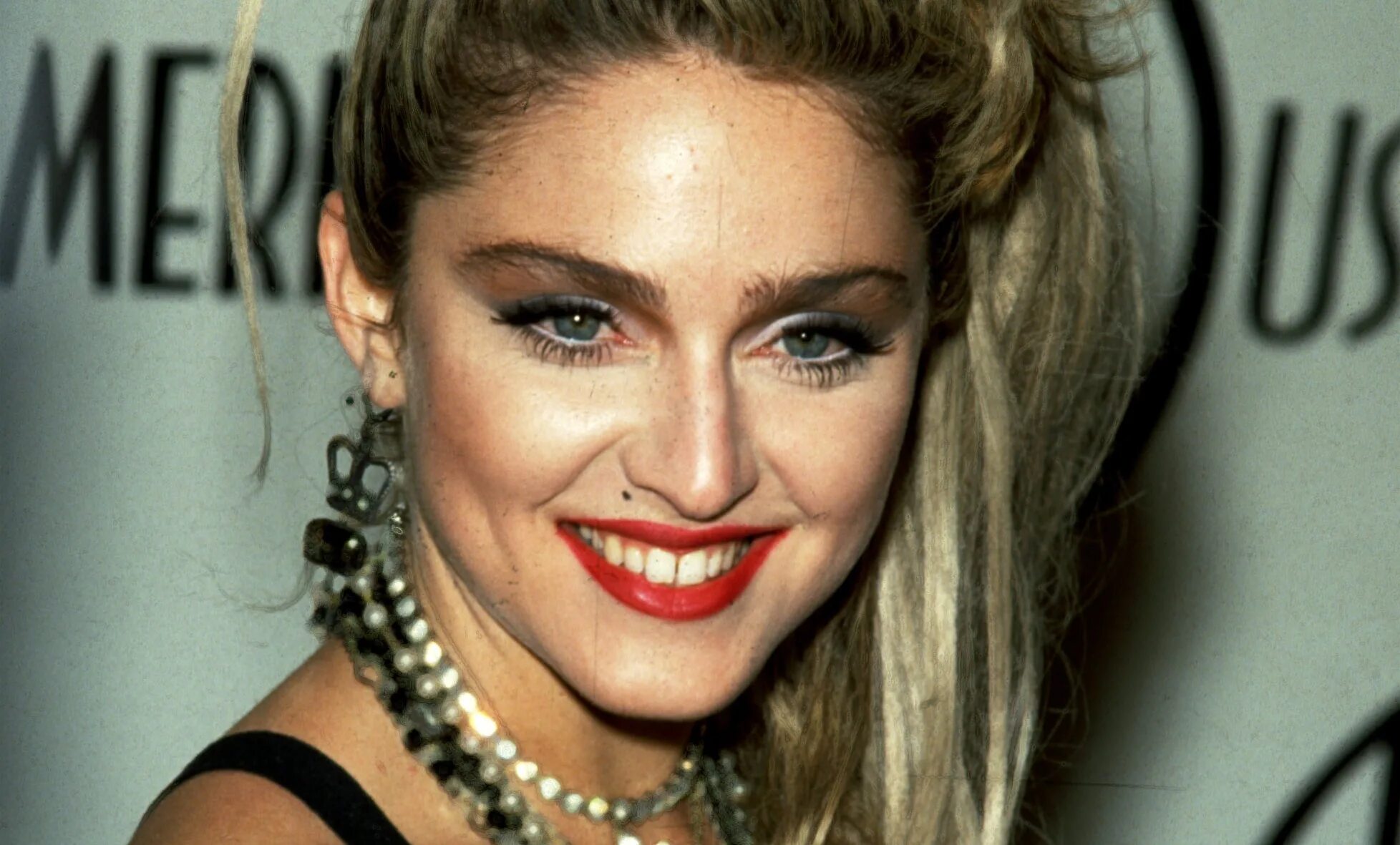 звезды 20. элеттра видеманн-росселлини и изабелла росселини. серебряная звезда. звезды старше 50. помада у мадонны.