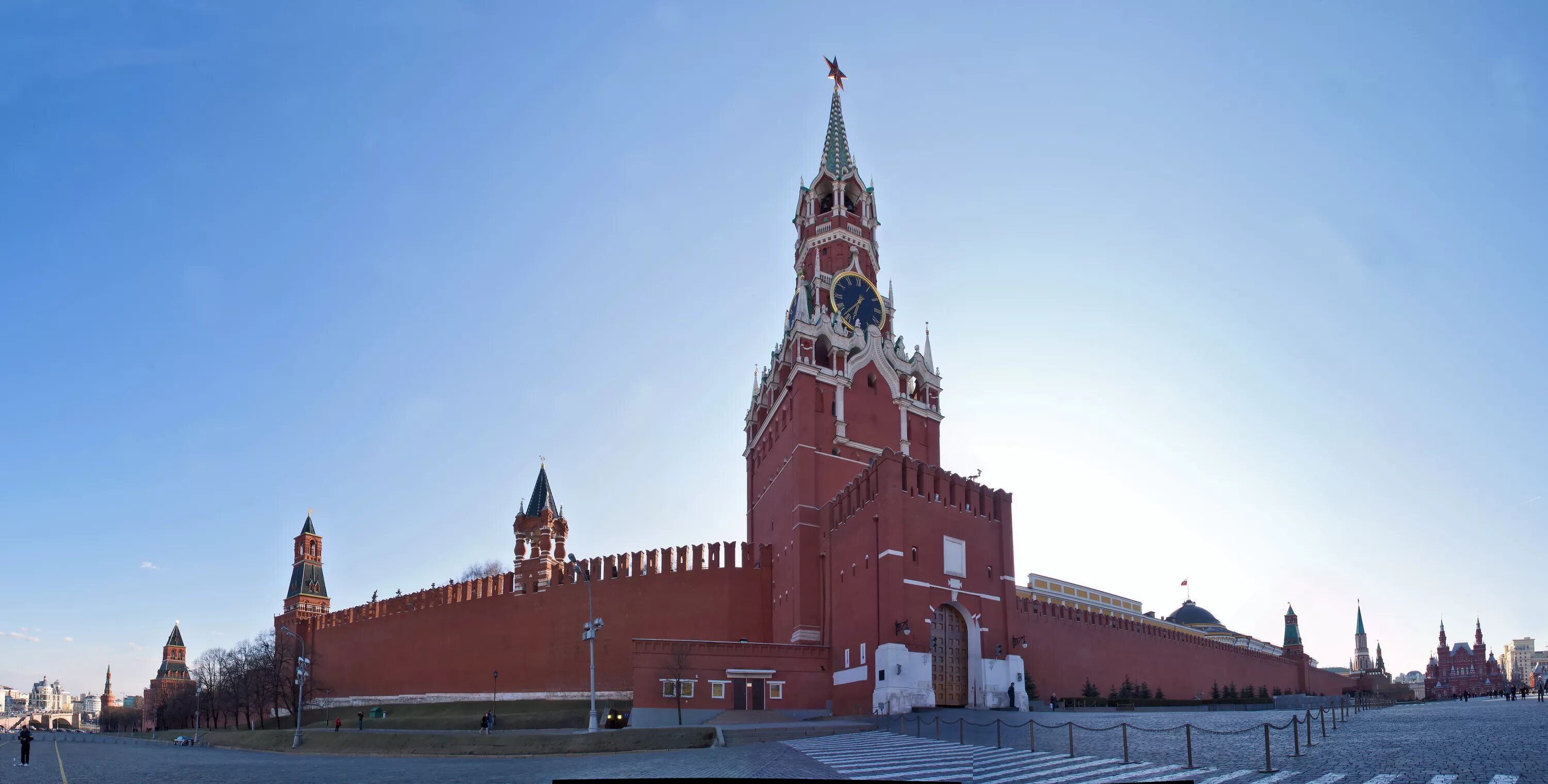 Ворота спасская башня московского кремля. Спасская башня московского кремля. Спасская башня москва где. Спасская башня москва где. Спасская башня питер.