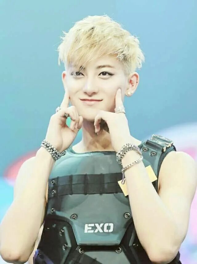 Тао это. Хуан цзытао. exo тао. хуан цзытао пресс. хуан цзытао exo пресс.
